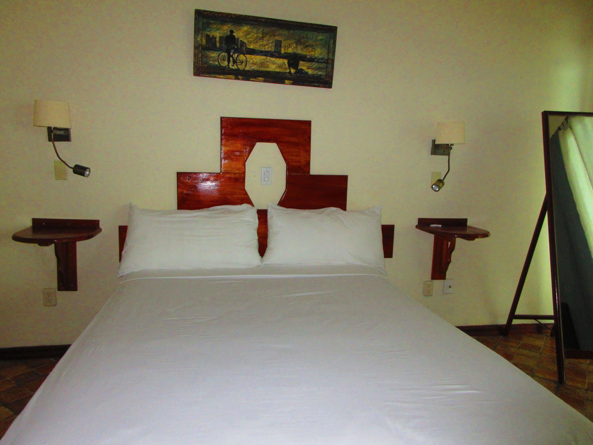 Los Balcones Over The Sea Hotel Bocas del Toro Exteriör bild