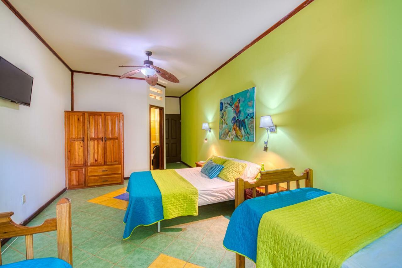 Los Balcones Over The Sea Hotel Bocas del Toro Exteriör bild